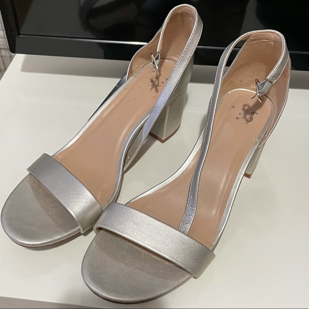 Silver Block Heel Sandal Pumps 8.5 True Wide Width